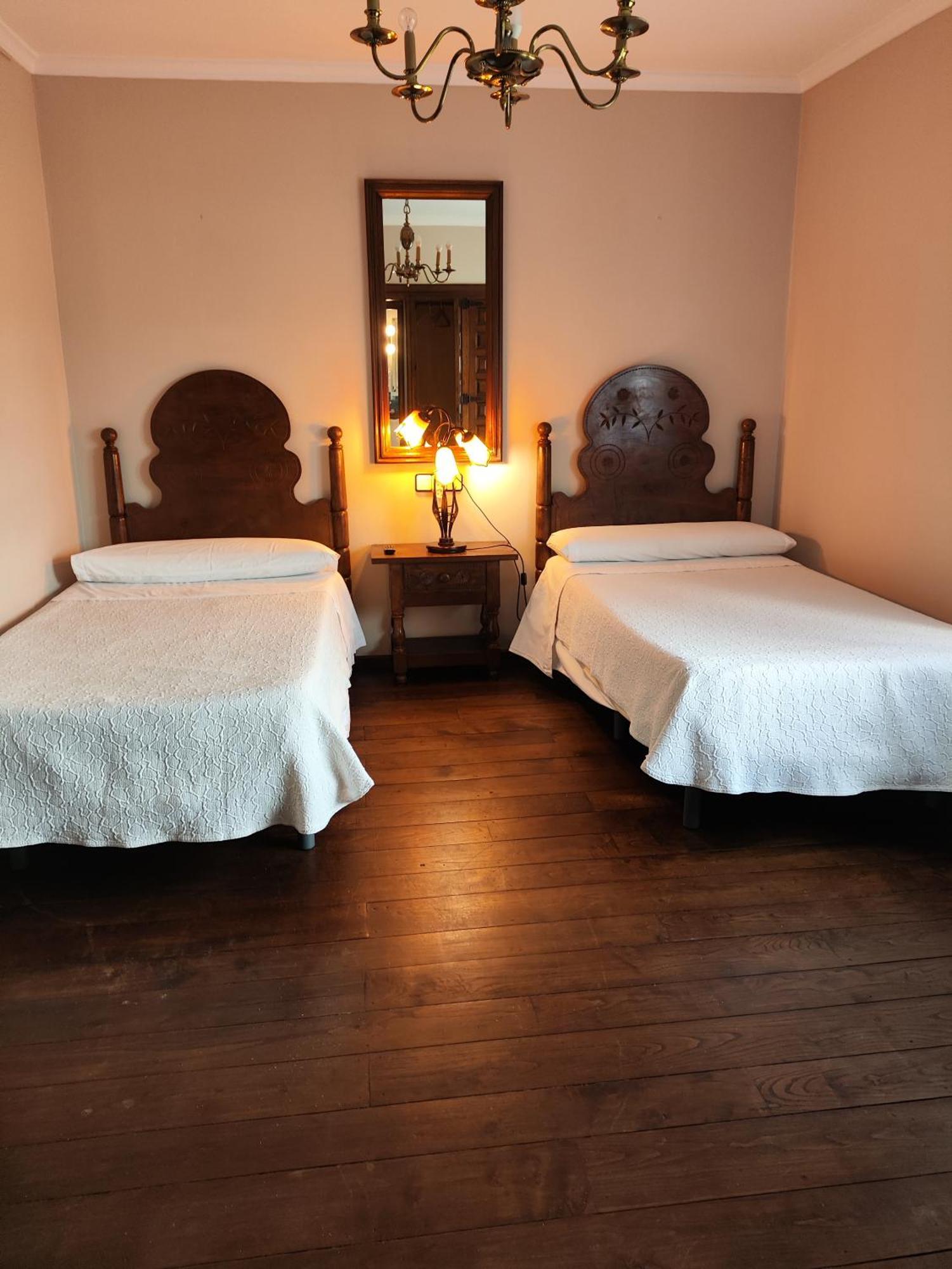 Pension Castio Santillana del Mar Esterno foto